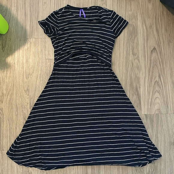 ☀️2/$15☀️ Maternity/Nursing Dress, Navy & White Striped - Picture 1 of 3